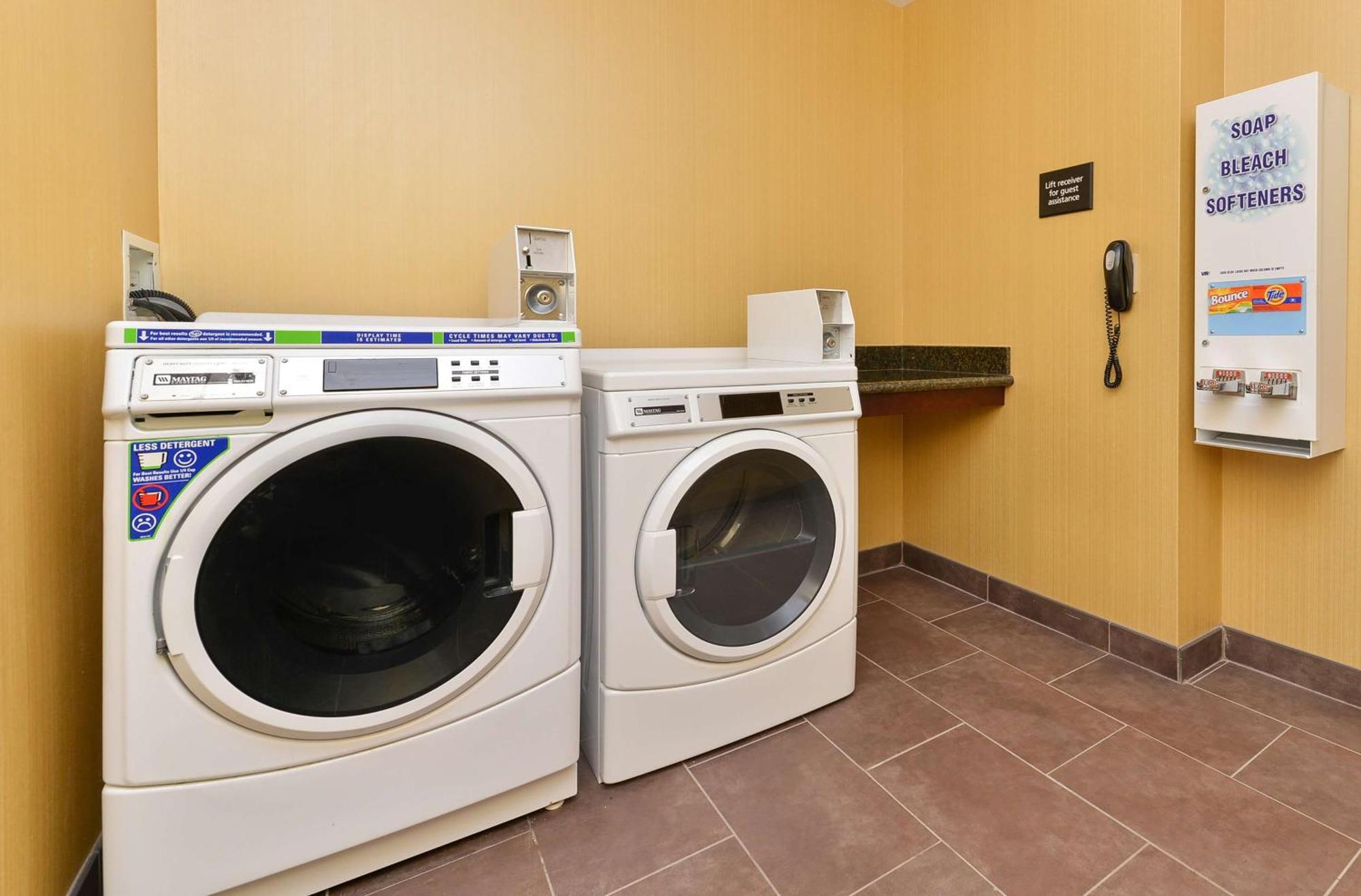 Hampton Inn Ottumwa Екстериор снимка