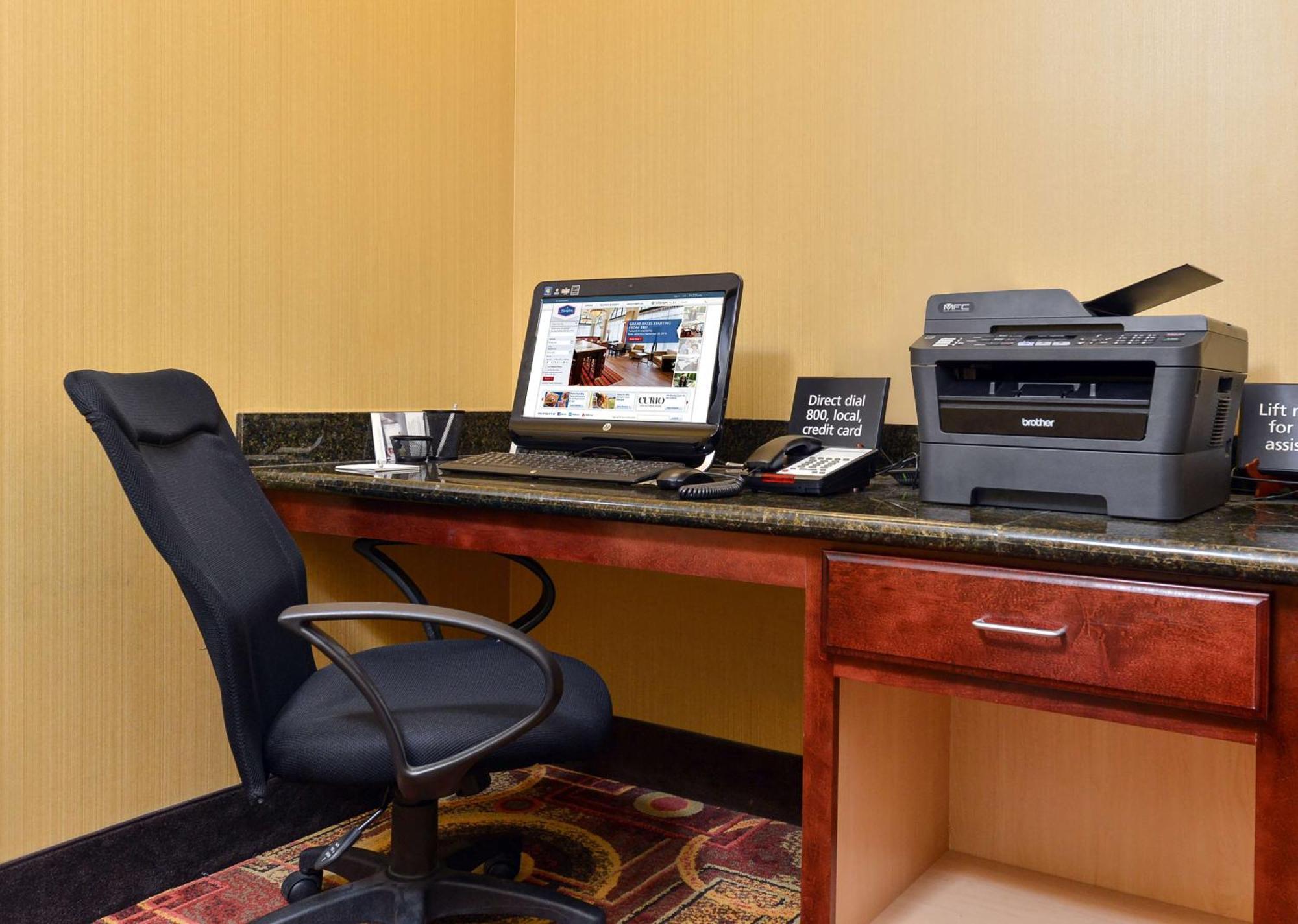 Hampton Inn Ottumwa Екстериор снимка