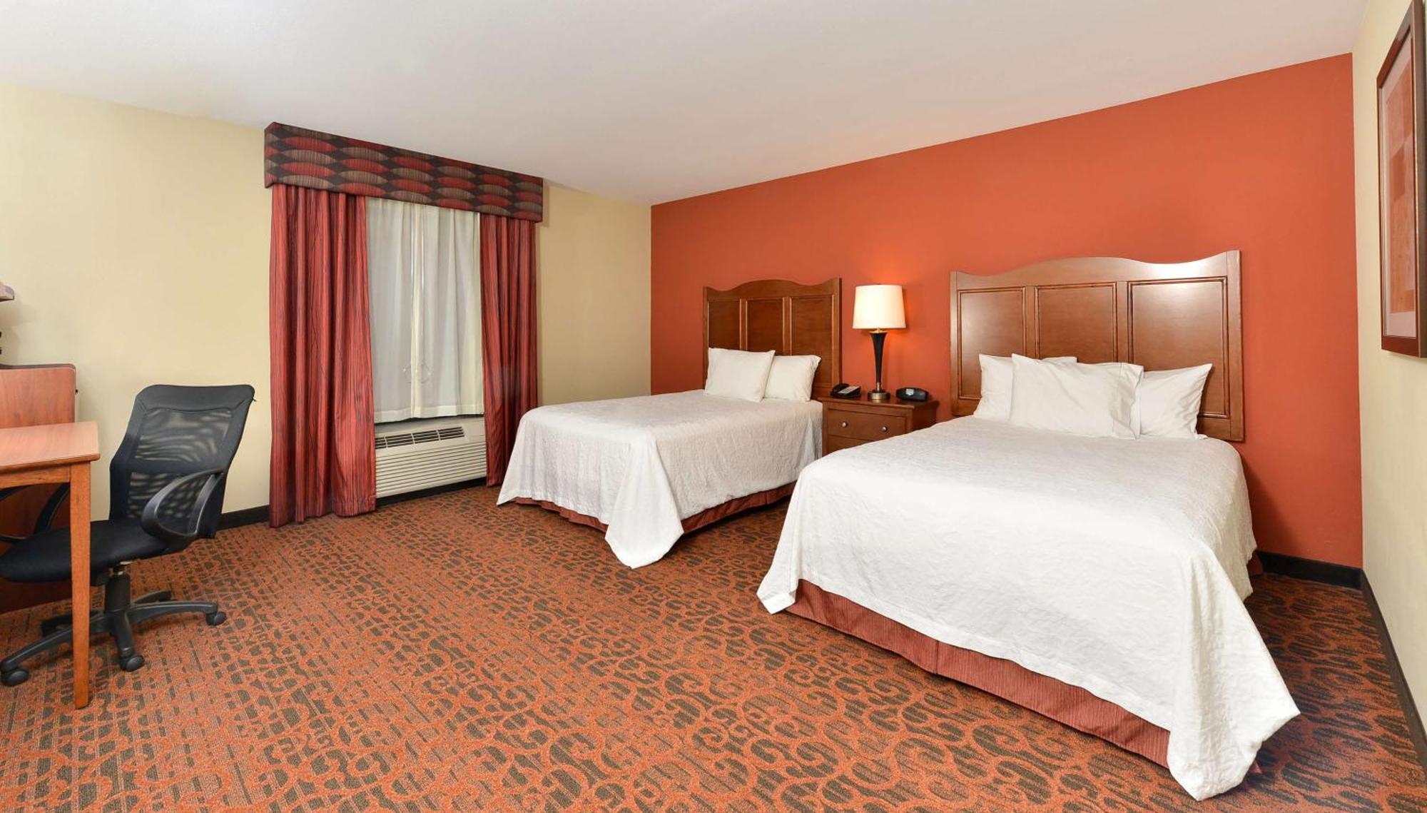 Hampton Inn Ottumwa Екстериор снимка