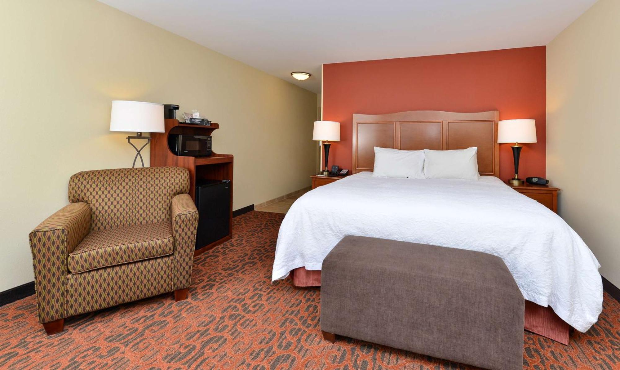 Hampton Inn Ottumwa Екстериор снимка