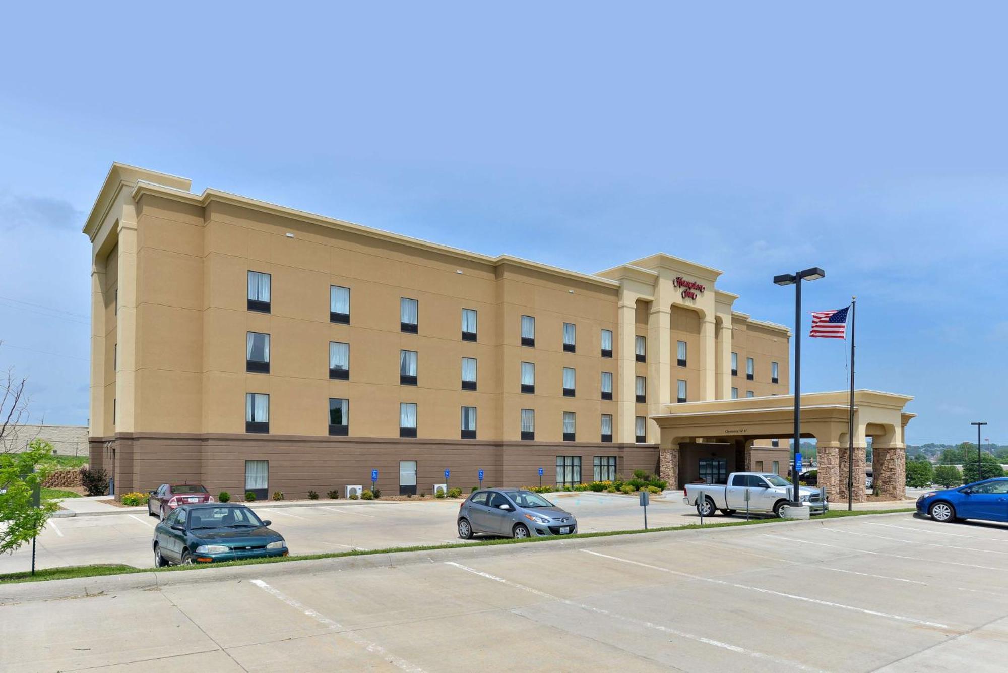 Hampton Inn Ottumwa Екстериор снимка