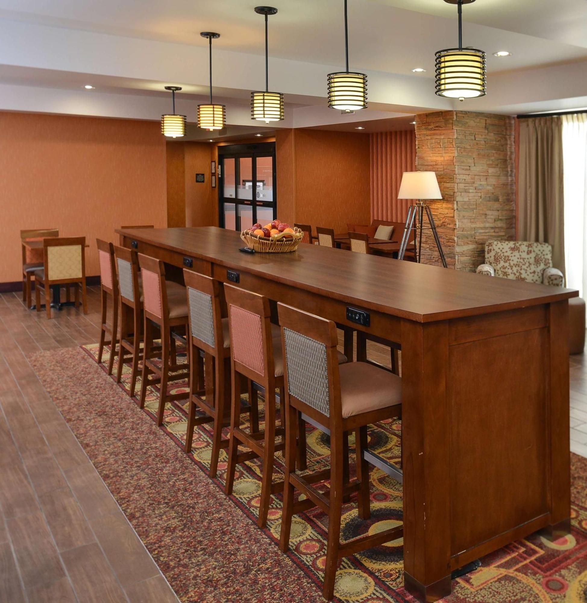 Hampton Inn Ottumwa Екстериор снимка