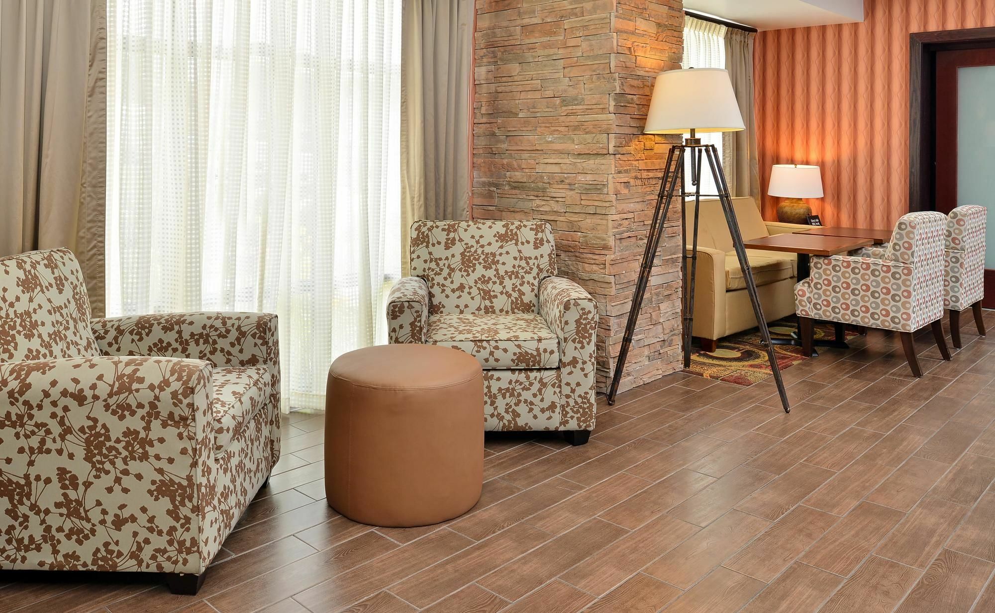 Hampton Inn Ottumwa Екстериор снимка